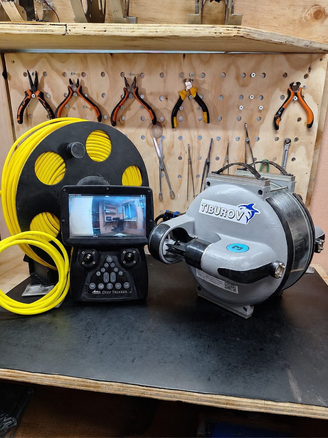 Arriendo de equipos ROV Deep Trekker
